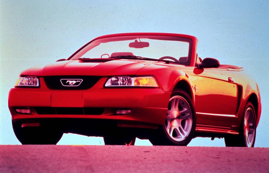  Ford Mustang GT Convertible 1999 года  (фото 8 из 74)